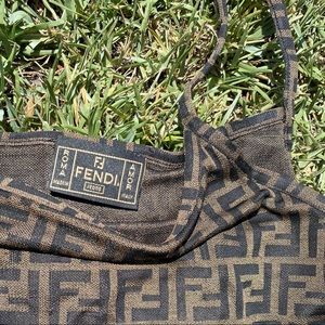 Fendi logo top